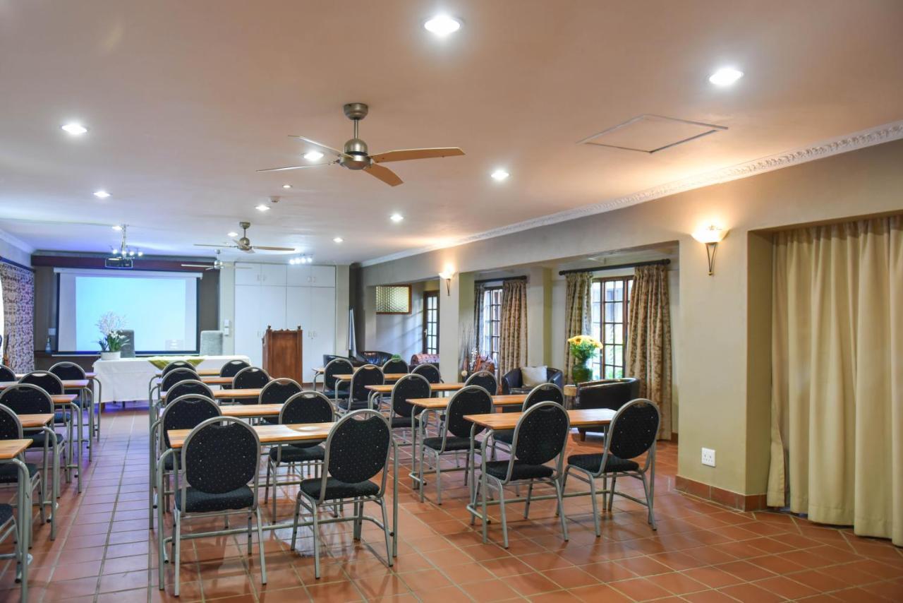 Oxford Lodge Vryheid Exterior foto